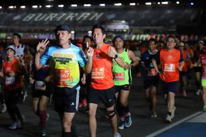 BIB: 2018, 257, 20795, 567, 26900, 2841
                            <button type="button" onclick="openModal(11464562)" class="btn btn-primary btn-sm float-right btn-popup" data-toggle="modal" data-target=".modal-high-quality">
                        <i class="fas fa-shopping-cart"></i> Add to Cart
                    </button>
                                            <button type="button" onclick="isThisMe(11464562, true)" class="btn btn-success btn-sm float-right btn-popup btn-isme hidden" data-toggle="tooltip" data-placement="bottom" title="นี่คือรูปของคุณใช่ไหม คลิกที่นี่เพื่อเอาเข้าอัลบั้ม">
                        <i class="fas fa-plus"></i> Add to album
                    </button>
                    <button type="button" onclick="isThisMe(11464562, false)" class="btn btn-warning btn-sm float-right btn-popup btn-isnotme hidden">
                        <i class="fas fa-ban"></i> Remove from album
                    </button>